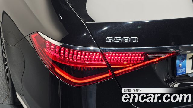 Mercedes-Benz S-Class 2022 — photo 9