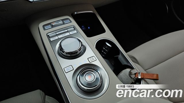 Genesis GV70 2024 — photo 9