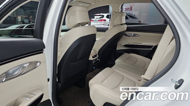 Genesis GV70 2024 — photo 12