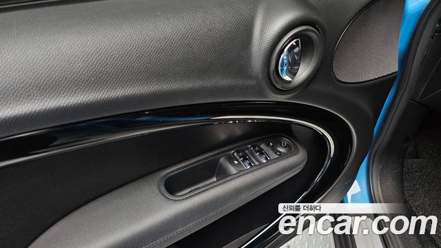 Mini Countryman 2016 — photo 14