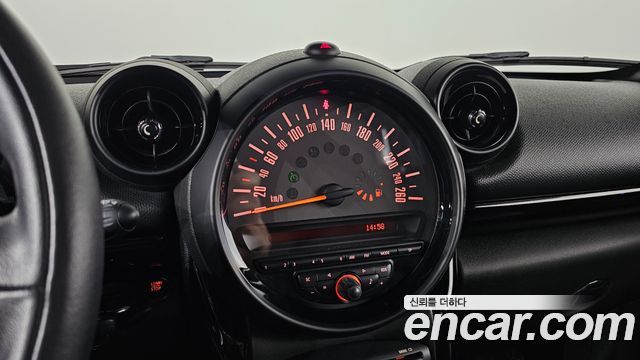 Mini Countryman 2016 — photo 16