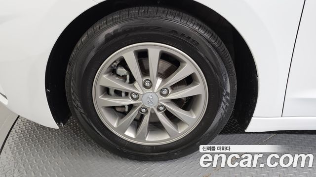 Hyundai AVANTE 2020 — photo 5