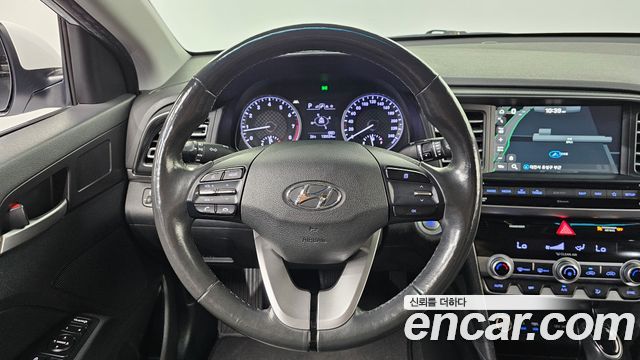 Hyundai AVANTE 2020 — photo 13