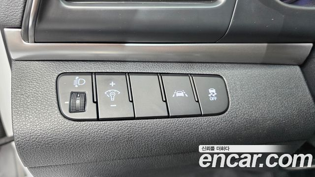 Hyundai AVANTE 2020 — photo 18