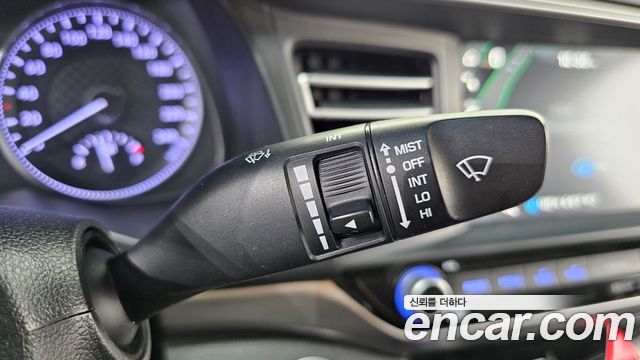 Hyundai AVANTE 2020 — photo 19