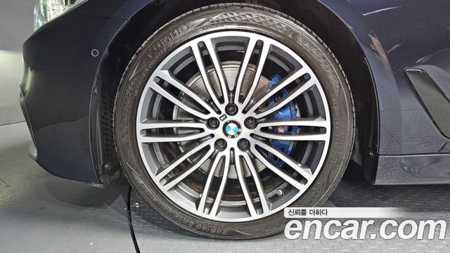 BMW 5-Series 2020 — photo 5