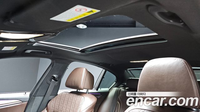 BMW 5-Series 2020 — photo 22
