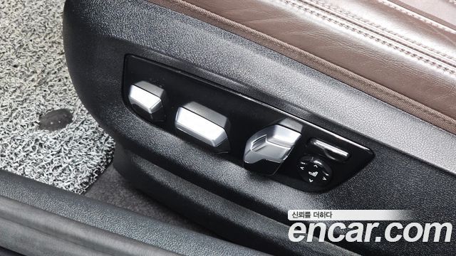 BMW 5-Series 2020 — photo 26