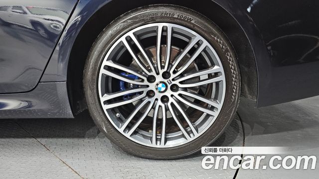 BMW 5-Series 2020 — photo 7