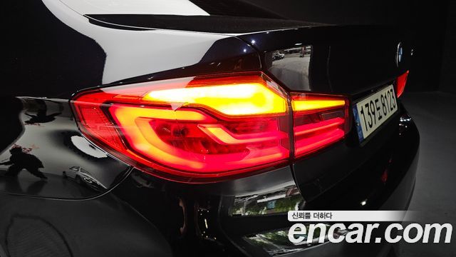 BMW 5-Series 2020 — photo 9