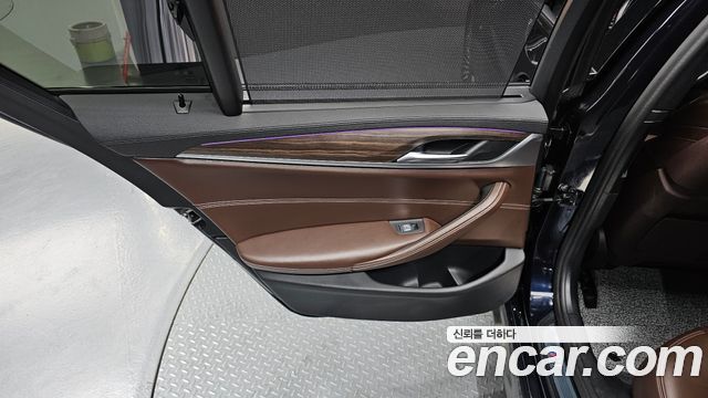 BMW 5-Series 2020 — photo 15