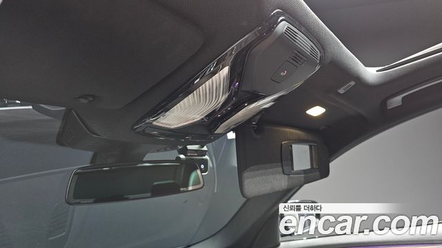 BMW 5-Series 2020 — photo 27