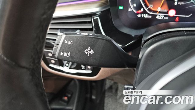 BMW 5-Series 2020 — photo 31