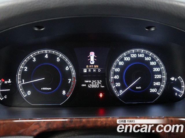 Hyundai Equus 2010 — photo 9