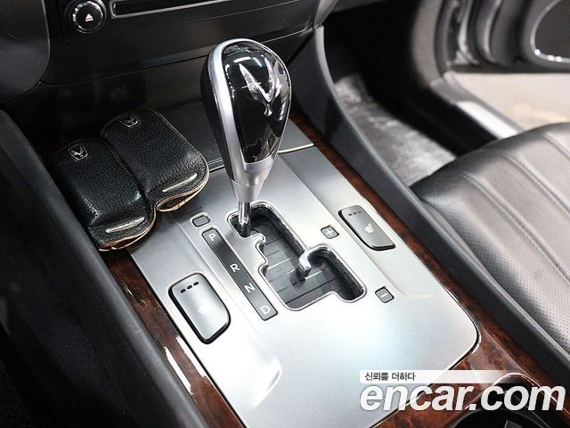 Hyundai Equus 2010 — photo 13