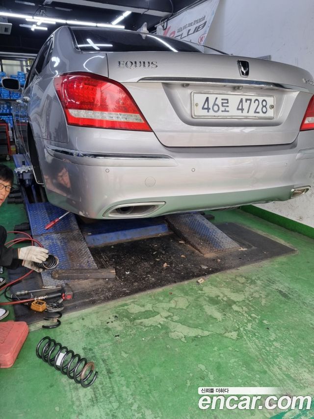 Hyundai Equus 2010 — photo 16