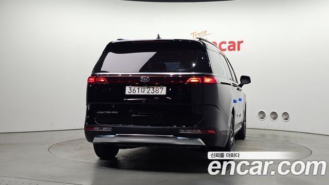 Kia Canival 2021 — photo 4