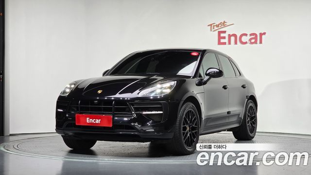 Porsche Macan 2020 — photo 1
