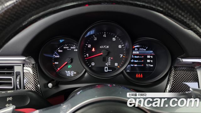 Porsche Macan 2020 — photo 8