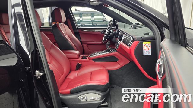 Porsche Macan 2020 — photo 11