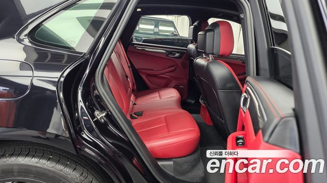 Porsche Macan 2020 — photo 12