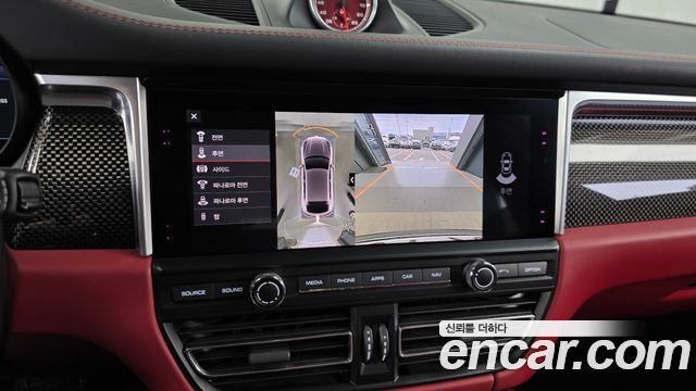 Porsche Macan 2020 — photo 15
