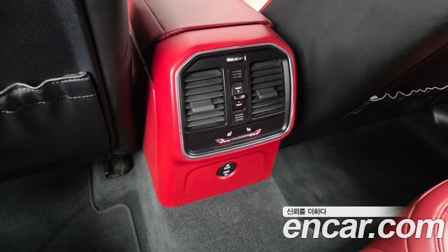 Porsche Macan 2020 — photo 19