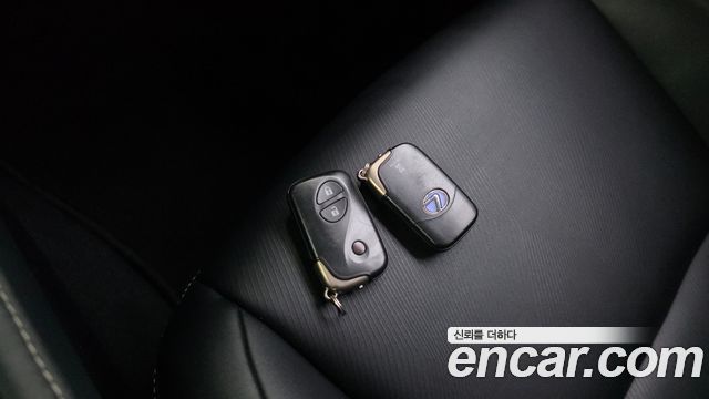 Lexus CT200h 2016 — photo 17
