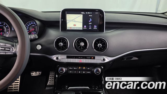 Kia Stinger 2018 — photo 14