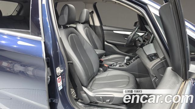 BMW 2-Series 2017 — photo 12