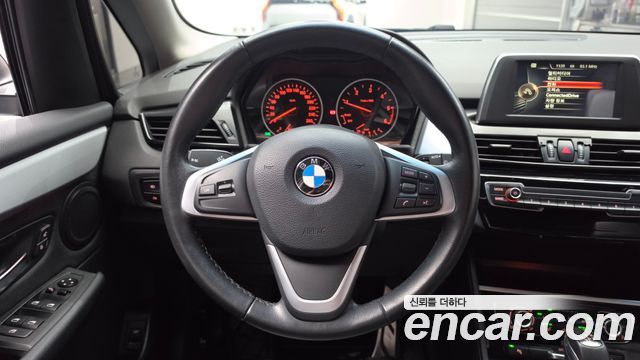 BMW 2-Series 2017 — photo 13
