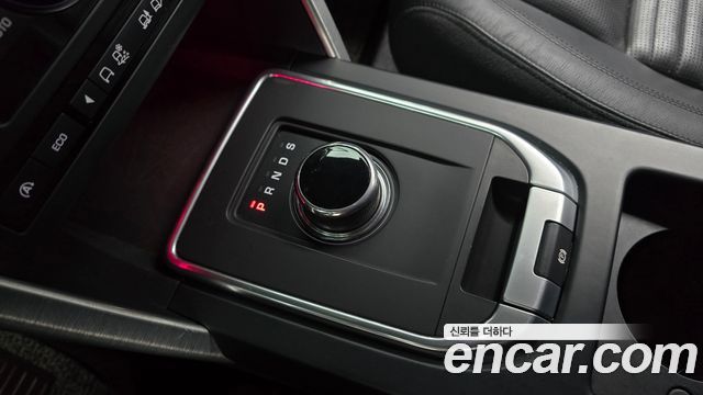 Land Rover Discovery Sport 2017 — photo 12
