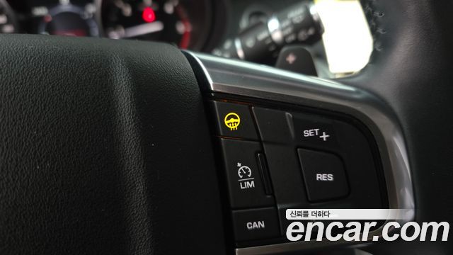 Land Rover Discovery Sport 2017 — photo 26