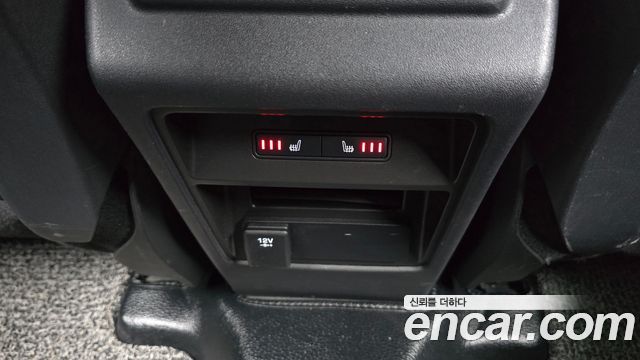 Land Rover Discovery Sport 2017 — photo 27