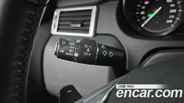 Land Rover Discovery Sport 2017 — photo 30