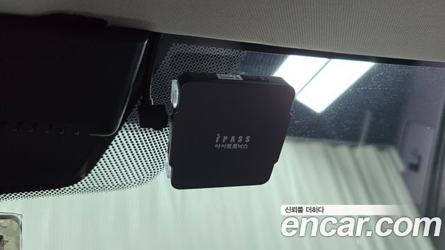 Land Rover Discovery Sport 2017 — photo 32