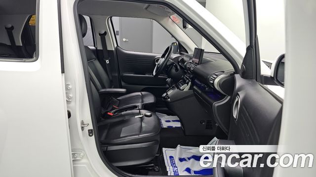 Hyundai Casper 2023 — photo 16
