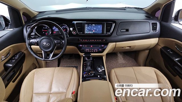 Kia Canival 2018 — photo 7