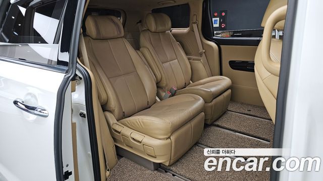 Kia Canival 2018 — photo 12