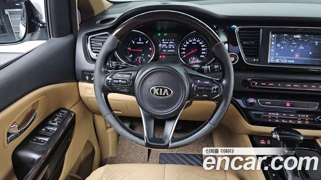 Kia Canival 2018 — photo 13