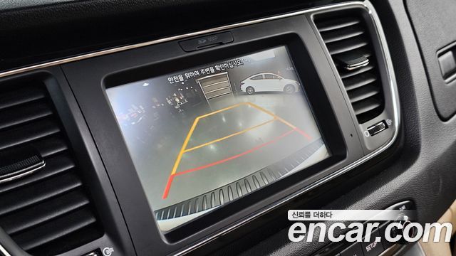 Kia Canival 2018 — photo 16