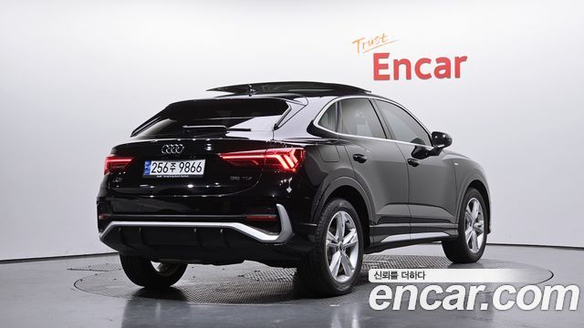 Audi Q3 2023 — photo 2
