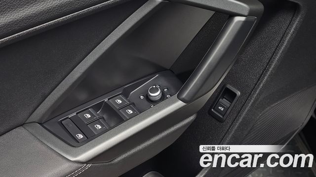 Audi Q3 2023 — photo 30