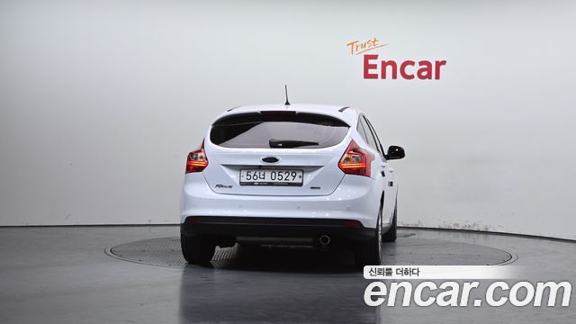 Ford Focus 2015 — photo 4