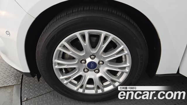 Ford Focus 2015 — photo 5