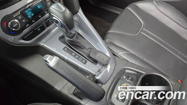 Ford Focus 2015 — photo 9