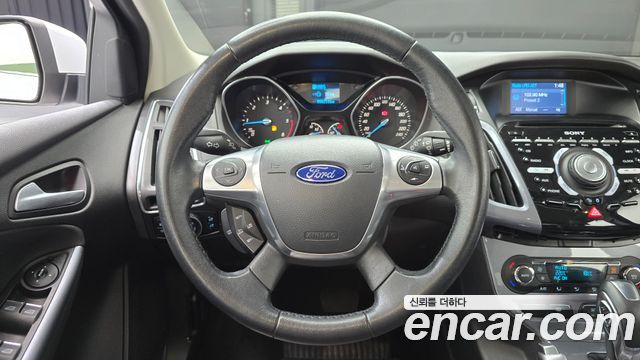 Ford Focus 2015 — photo 13