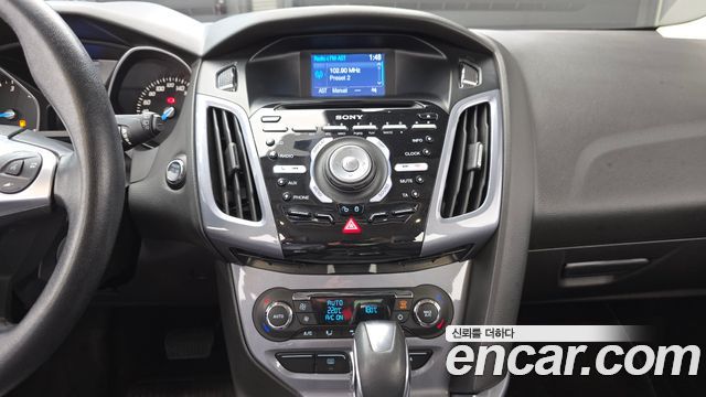 Ford Focus 2015 — photo 17