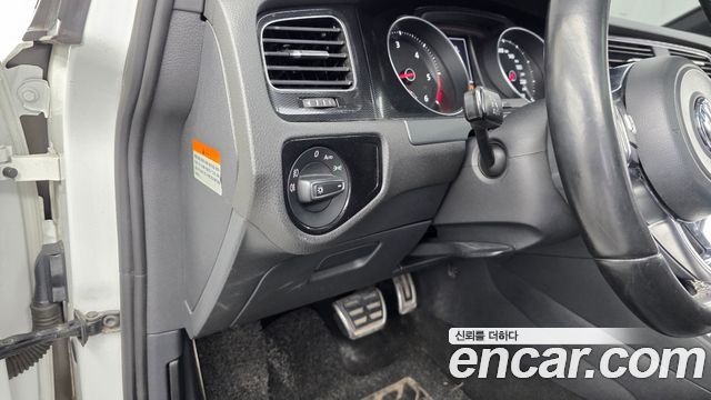 Volkswagen Golf 2015 — photo 17