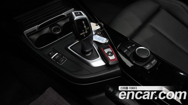 BMW 1-Series 2019 — photo 12